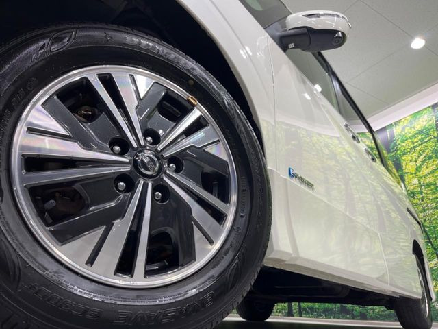 �y����15�C���`�A���~�z�C�[���z�O�ςɃ}�b�`���������A���~�z�C�[���𑕒����Ă���܂��B�e��ЊO�A���~�z�C�[����A�X�^�b�h���X�^�C�����戵�����Ă���܂��B���񂲑��k����������