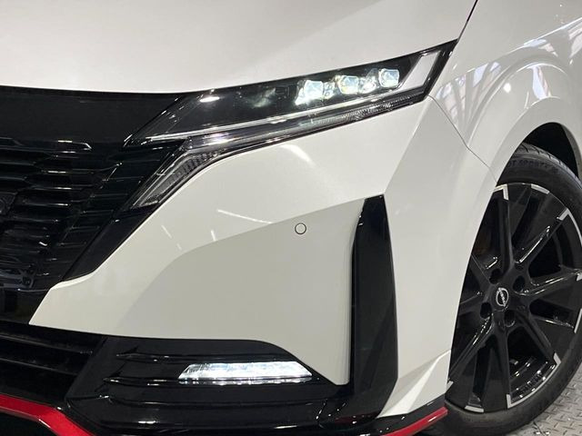 �yLED�w�b�h���C�g�z���V����ԑ��s�����ǍD�Ȏ��E���m�ۂ����S���ĉ^�]�ł��鍂�P�xLED�w�b�h���C�g�𑕔�!�_�����x�������A����d�͂��}�����Ă��܂��B