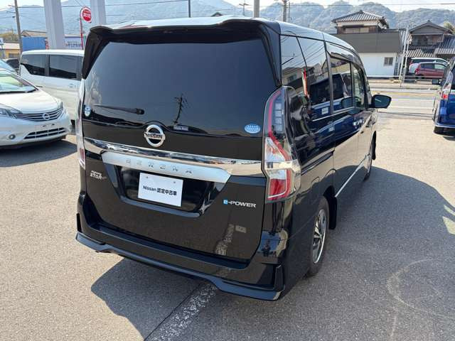 セレナ1.2 e-POWER ハイウェイスターV