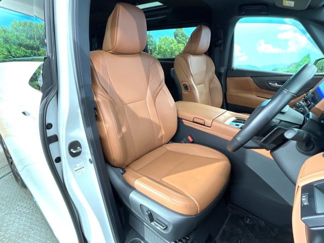 【サンセットブラウンタンナッパ革シート】デザイン性が高く、高級感のある茶革シート。座り心地の良さにはこだわりたいですね♪汚れの付着や劣化を抑制する内装コーティング施工もおススメですよ♪