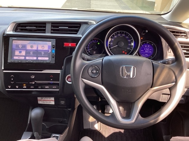 フィット1.3 13G Fパッケージ ファインエディション