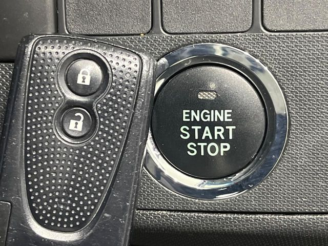 �y�L�[�t���[�V�X�e���z�J�o����|�P�b�g�ɓ��ꂽ�܂܂ł��h�A�̎{���E�������\�ȃX�}�[�g�L�[�𑕔��B�G���W���̃I���E�I�t�����J�M�����o���K�v����������Ƃ��Ă��֗��ł���