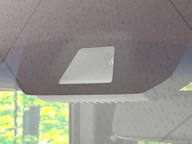 �y�z���_�Z���V���O�z���s���ɑO���̎ԗ�����F�����A�Փ˂������Ȏ��͌x��ƃu���[�L�ŏՓˉ���Ɣ�Q�y�����A�V�X�g�B�����S�Ƀh���C�u�����y���݂��������܂��B