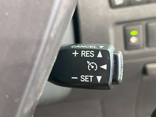 �y�N���[�Y�R���g���[���z�������H�����N���N���s�B�A�N�Z���𗣂��Ă���葬�x�ő��s���ł��A�������^�]���̕��S���y��!�����E�������ȒP�ȃX�C�b�`����Œ����ł��܂��B