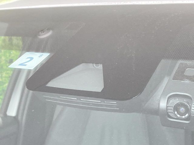 �y�g���^�Z�[�t�e�B�Z���X�z���s���ɑO���̎ԗ�����F�����A�Փ˂������Ȏ��͌x��ƃu���[�L�ŏՓˉ���Ɣ�Q�y�����A�V�X�g�B�����S�Ƀh���C�u�����y���݂��������܂��B