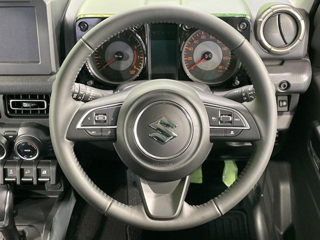 �y�����v�����X�e�A�����O�z�㎿�Ȋv���g�p���邱�ƂŁA��ɂ����������݂ƂĂ��^�]���₷���n���h���ł���