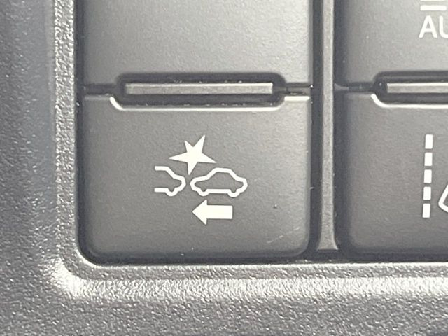 �y�g���^�Z�[�t�e�B�Z���X�z���s���ɑO���̎ԗ�����F�����A�Փ˂������Ȏ��͌x��ƃu���[�L�ŏՓˉ���Ɣ�Q�y�����A�V�X�g�B�����S�Ƀh���C�u�����y���݂��������܂��B