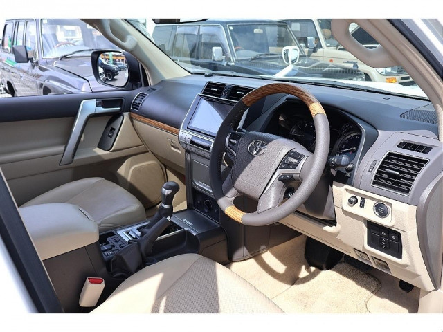 ランドクルーザープラド2.7 TX Lパッケージ マットブラック エディション 4WD