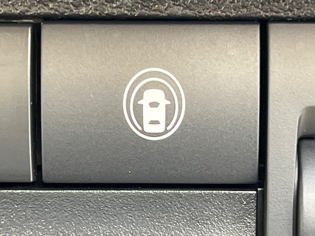 �y�C���e���W�F���g�G�}�[�W�F���V�[�u���[�L�z�t�����g�J�����őO���̎ԗ�����s�҂����m�B�Փ˂������Ȏ��͏Փ˔�Q�y���u���[�L���쓮�A�Փˉ�����T�|�[�g�B�����S�Ƀh���C�u�����y���݂��������܂��B