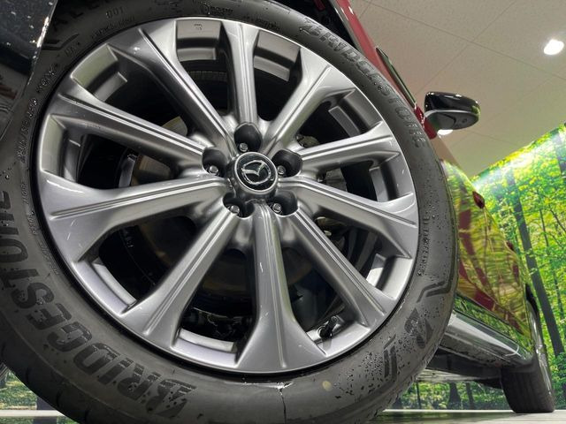 �y����20�C���`�A���~�z�C�[���z�O�ςɃ}�b�`���������A���~�z�C�[���𑕒����Ă���܂��B�e��ЊO�A���~�z�C�[����A�X�^�b�h���X�^�C�����戵�����Ă���܂��B���񂲑��k����������