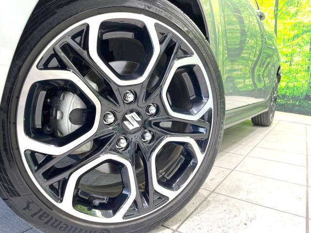 【純正17インチアルミホイール】外観にマッチした純正アルミホイールを装着しております。各種社外アルミホイールや、スタッドレスタイヤも取扱いしております。是非ご相談ください♪