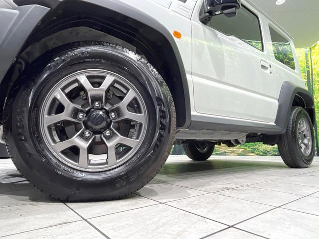 �y����15�C���`�A���~�z�C�[���z�O�ςɃ}�b�`���������A���~�z�C�[���𑕒����Ă���܂��B�e��ЊO�A���~�z�C�[����A�X�^�b�h���X�^�C�����戵�����Ă���܂��B���񂲑��k����������