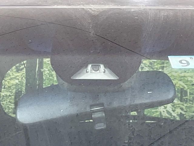 �y�z���_�Z���V���O�z���s���ɑO���̎ԗ�����F�����A�Փ˂������Ȏ��͌x��ƃu���[�L�ŏՓˉ���Ɣ�Q�y�����A�V�X�g�B�����S�Ƀh���C�u�����y���݂��������܂��B