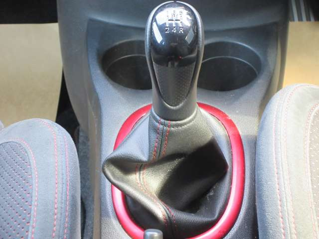 ノート1.6 NISMO S