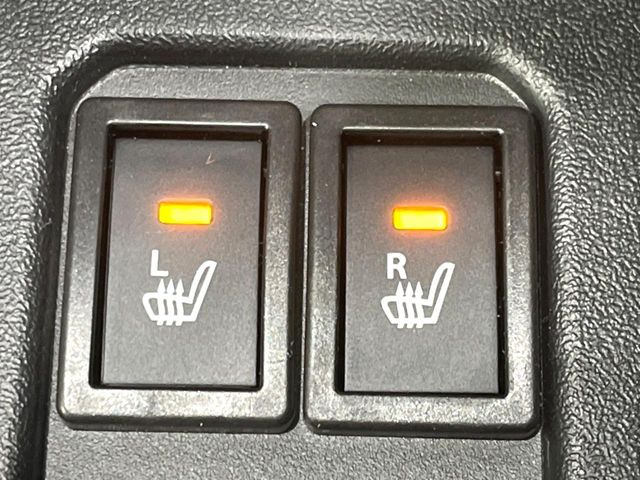 【シートヒーター】寒い日に重宝するシートヒーター!エアコンより早く温まってくれるので寒がりの人も安心ですね♪エアコンの温風は乾燥するから苦手、という方にもをおすすめです。