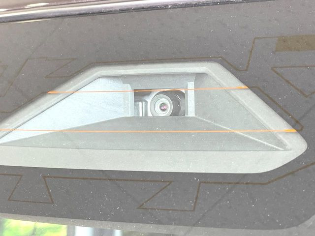 【スズキ セーフティサポート】走行中に前方の車両等を認識し、衝突しそうな時は警報とブレーキで衝突回避と被害軽減をアシスト。より安全にドライブをお楽しみいただけます。