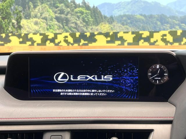 【10.3インチワイドナビ】高級感とインパクトのある大型ワイドナビを装備。各種オーディオ操作はもちろん、横長ワイド画面でのマップ2分割表示など、利便性も高いナビです♪