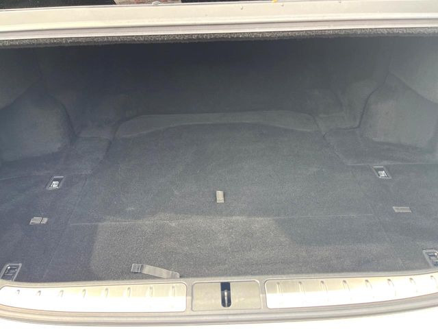 ���i�̂���������ʋ΁A���}���ɏ\���ȉ׎��X�y�[�X���m�ۂ��Ă���܂��B