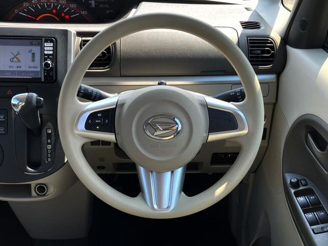 �������E���^���n���h���ł�!���񂵂̌����₷���X�e�A�����O�͑��삵�₷���݌v�ł��B