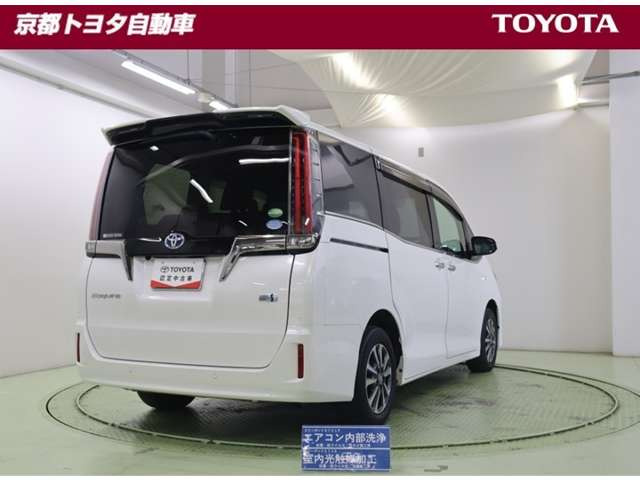 エスクァイアハイブリッド1.8 Gi プレミアムパッケージ ブラックテイラード