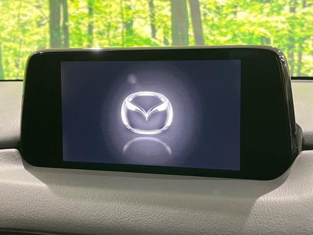 �y8�C���`�}�c�_�R�l�N�g�z�ԓ��̕��͋C�Ƀ}�b�`������^�̃f�B�X�v���C�B�X�}�z�ڑ��ł̃i�r�g�p��Bluetooth�Đ����A�l�X�ȋ@�\���y���߂܂��B�����I�ȃ_�C�������삪�\�ŁA�g��������ǍD�ł��B