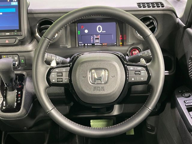 �y�����v�����X�e�A�����O�z�㎿�Ȋv���g�p���邱�ƂŁA��ɂ����������݂ƂĂ��^�]���₷���n���h���ł���