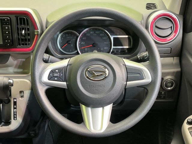 �y�X�e�A�����O�X�C�b�`�z�^�]���A�O������ڐ������炷���ƂȂ��A�I�[�f�B�I���̑��삪�\�ȕ֗��@�\!���S&���K�ȃh���C�u�����o���Ă���܂���