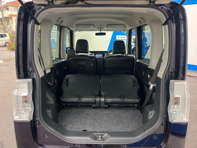 ���i�̂���������ʋ΁A���}���ɏ\���ȉ׎��X�y�[�X���m�ۂ��Ă���܂��B�Z�J���h�V�[�g��|���ƁA�傫�ȉו��̐ύڂ��\�ł���