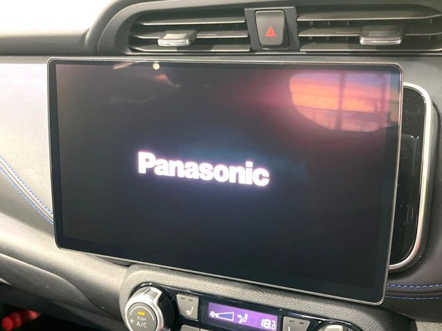 【10型ナビゲーション】目的地までしっかり案内してくれる使いやすいナビ。Bluetooth接続すればお持ちのスマホやMP3プレイヤーの音楽を再生可能!毎日の運転がさらに楽しくなります!!