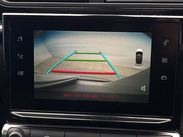 ●ガイドライン付きバックカメラ:不安な駐車もこれで安心!ガイドライン付きなので狭い箇所での駐車もラクラクです!