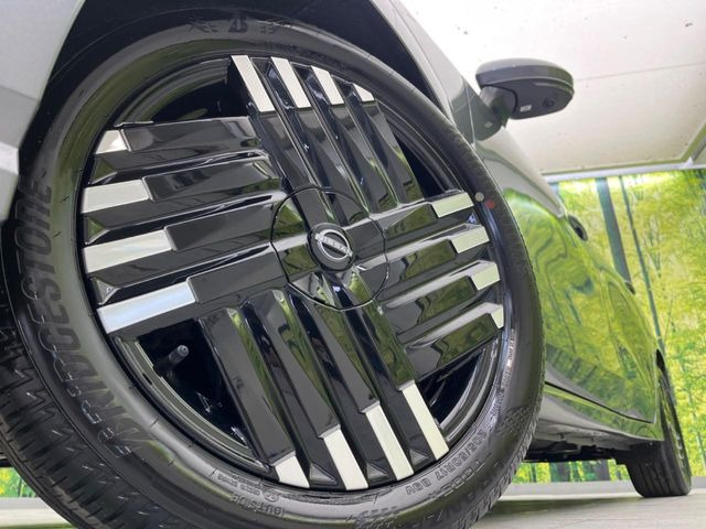 �y����17�C���`�A���~�z�C�[���z�O�ςɃ}�b�`���������A���~�z�C�[���𑕒����Ă���܂��B�e��ЊO�A���~�z�C�[����A�X�^�b�h���X�^�C�����戵�����Ă���܂��B���񂲑��k����������