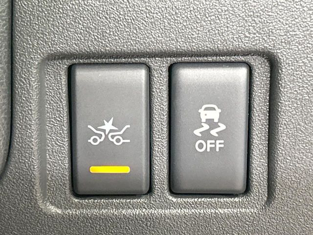 �y�G�}�[�W�F���V�[�u���[�L�z���s���ɑO���̎ԗ�����F�����A�Փ˂������Ȏ��͌x��ƃu���[�L�ŏՓˉ���Ɣ�Q�y�����A�V�X�g�B�����S�Ƀh���C�u�����y���݂��������܂��B