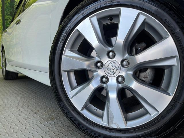 �y����17�C���`�A���~�z�C�[���z�O�ςɃ}�b�`���������A���~�z�C�[���𑕒����Ă���܂��B�e��ЊO�A���~�z�C�[����A�X�^�b�h���X�^�C�����戵�����Ă���܂��B���񂲑��k����������