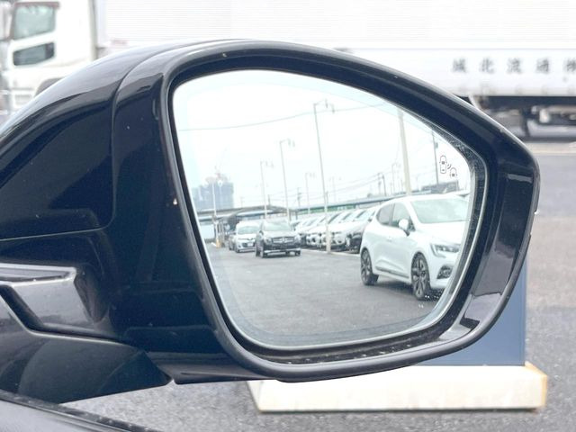 ���u���C���h�A�V�X�g�Z���T�[:���p����̎Ԃ����m���A�h���C�o�[���Ԑ��ύX���s���ۂɁA�x�����Ƌ��ɒ��ӂ𑣂��Ă������S�x���@�\�ł�!