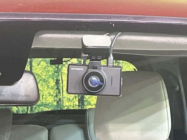 【ドライブレコーダー】ドライブレコーダー装備!走行中はもちろん、あおり運転や事故に遭遇した際、映像で記録し、万一のリスクに備えます。※記録用SDカードはお客様ご自身でご準備いただく必要があります。