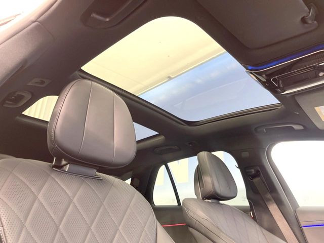 ���p�m���~�b�N�X���C�f�B���O���[�t::�唗�͂̃p�m���}���[�t�́A�㕔���Ȃɂ܂ő����Ă���A�J���I�ȋ�Ԃ����y���݂��������܂��B