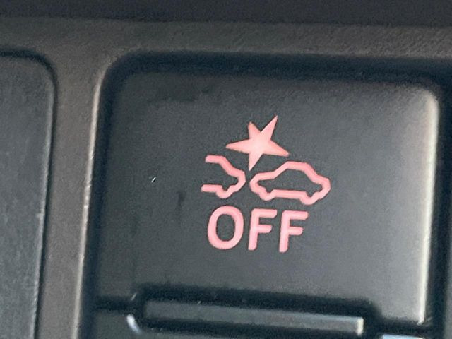 �y�g���^�Z�[�t�e�B�Z���X�z���s���ɑO���̎ԗ�����F�����A�Փ˂������Ȏ��͌x��ƃu���[�L�ŏՓˉ���Ɣ�Q�y�����A�V�X�g�B�����S�Ƀh���C�u�����y���݂��������܂��B