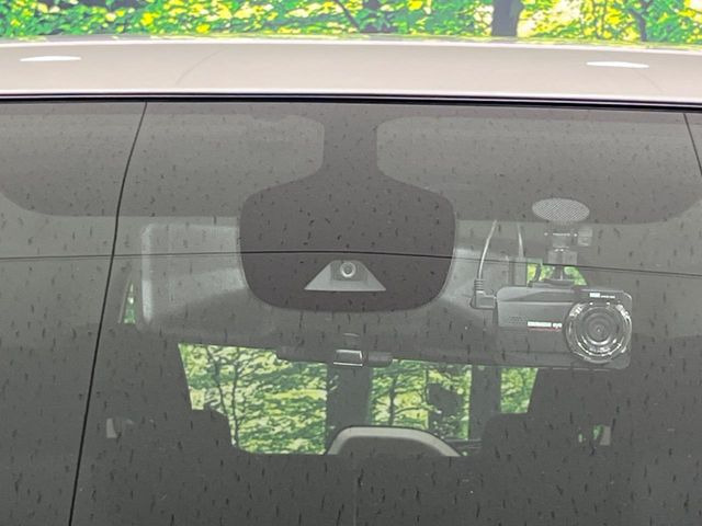 �y�C���e���W�F���g�G�}�[�W�F���V�[�u���[�L�z�t�����g�J�����őO���̎ԗ�����s�҂����m�B�Փ˂������Ȏ��͏Փ˔�Q�y���u���[�L���쓮�A�Փˉ�����T�|�[�g�B�����S�Ƀh���C�u�����y���݂��������܂��B