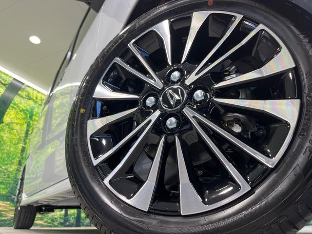 �y����15�C���`�A���~�z�C�[���z�O�ςɃ}�b�`���������A���~�z�C�[���𑕒����Ă���܂��B�e��ЊO�A���~�z�C�[����A�X�^�b�h���X�^�C�����戵�����Ă���܂��B���񂲑��k����������