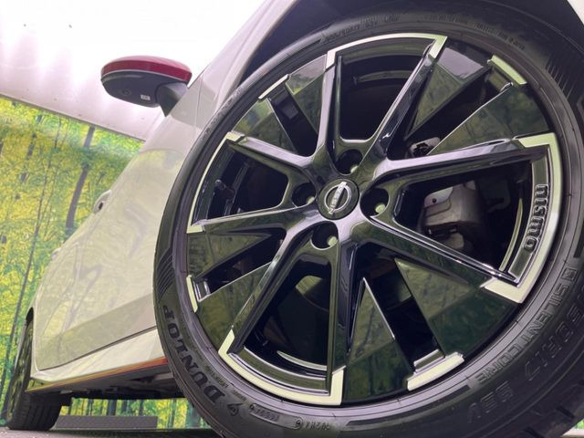 �y����17�C���`�A���~�z�C�[���z�O�ςɃ}�b�`���������A���~�z�C�[���𑕒����Ă���܂��B�e��ЊO�A���~�z�C�[����A�X�^�b�h���X�^�C�����戵�����Ă���܂��B���񂲑��k����������