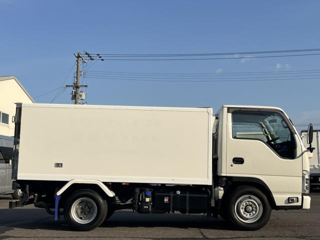 アトラス冷蔵冷凍車