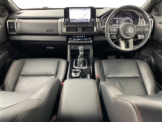 トライトン2.4 GSR ディーゼル 4WD