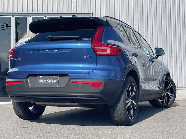XC40B4 AWD Rデザイン 4WD
