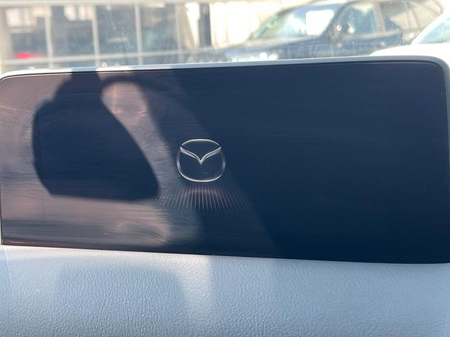 �y8.8�C���`�}�c�_�R�l�N�g�z�ԓ��̕��͋C�Ƀ}�b�`������^�̃f�B�X�v���C�B�X�}�z�ڑ��ł̃i�r�g�p��Bluetooth�Đ����A�l�X�ȋ@�\���y���߂܂��B�����I�ȃ_�C�������삪�\�ŁA�g��������ǍD�ł��B