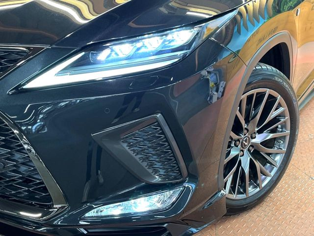 �y�O��LED�w�b�h���C�g�z�X�^�C���b�V���Ȍ����ڂ̎O��LED�w�b�h���C�g�𑕔���X�^�C�������łȂ��A��Ԃ̑��s�����E�ǍD�ň��S���Ă���肢�������܂��B