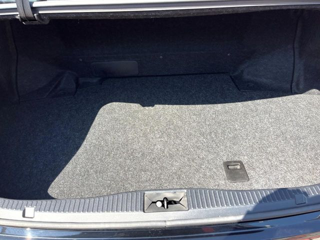 ���i�̂���������ʋ΁A���}���ɏ\���ȉ׎��X�y�[�X���m�ۂ��Ă���܂��B