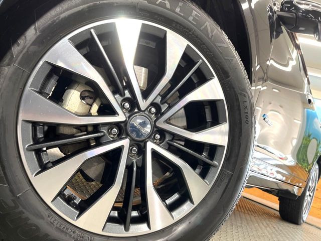 �y����18�C���`�A���~�z�C�[���z�O�ςɃ}�b�`���������A���~�z�C�[���𑕒����Ă���܂��B�e��ЊO�A���~�z�C�[����A�X�^�b�h���X�^�C�����戵�����Ă���܂��B���񂲑��k����������