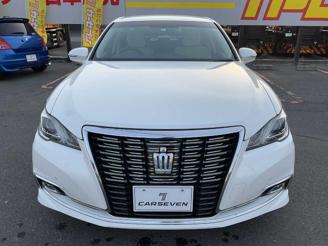 クラウンハイブリッド 2.5 ロイヤルサルーン