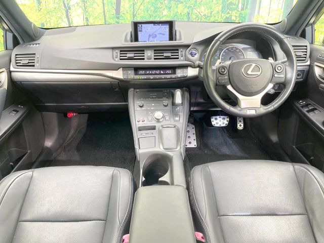 CT200h Fスポーツ