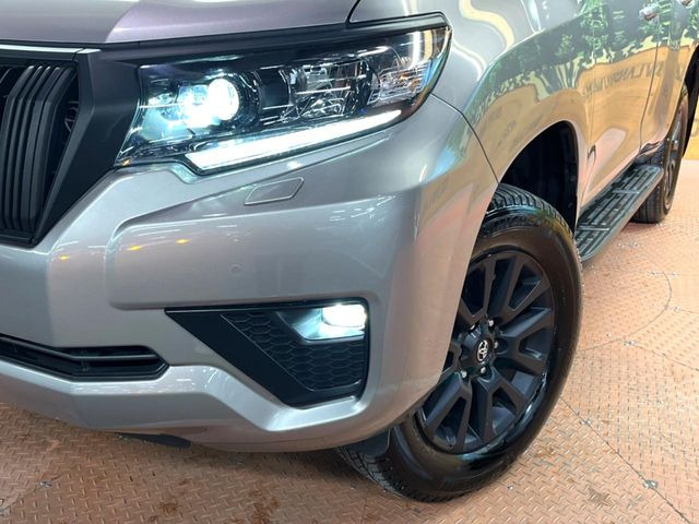 �yLED�w�b�h���C�g�z���V����ԑ��s�����ǍD�Ȏ��E���m�ۂ����S���ĉ^�]�ł��鍂�P�xLED�w�b�h���C�g�𑕔�!�_�����x�������A����d�͂��}�����Ă��܂��B